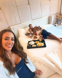 彩票开奖公告-内马尔女友ins晒照引热议|内马尔·达·席尔瓦|足球_新浪体育_新浪新闻